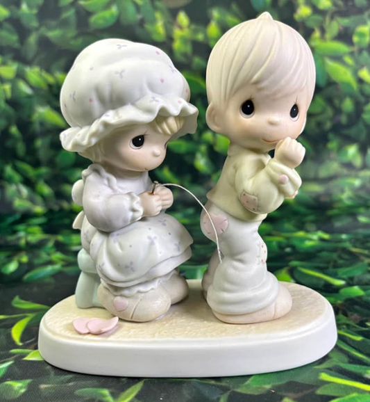 Precious Moments Figurine – Sew in Love (1987)