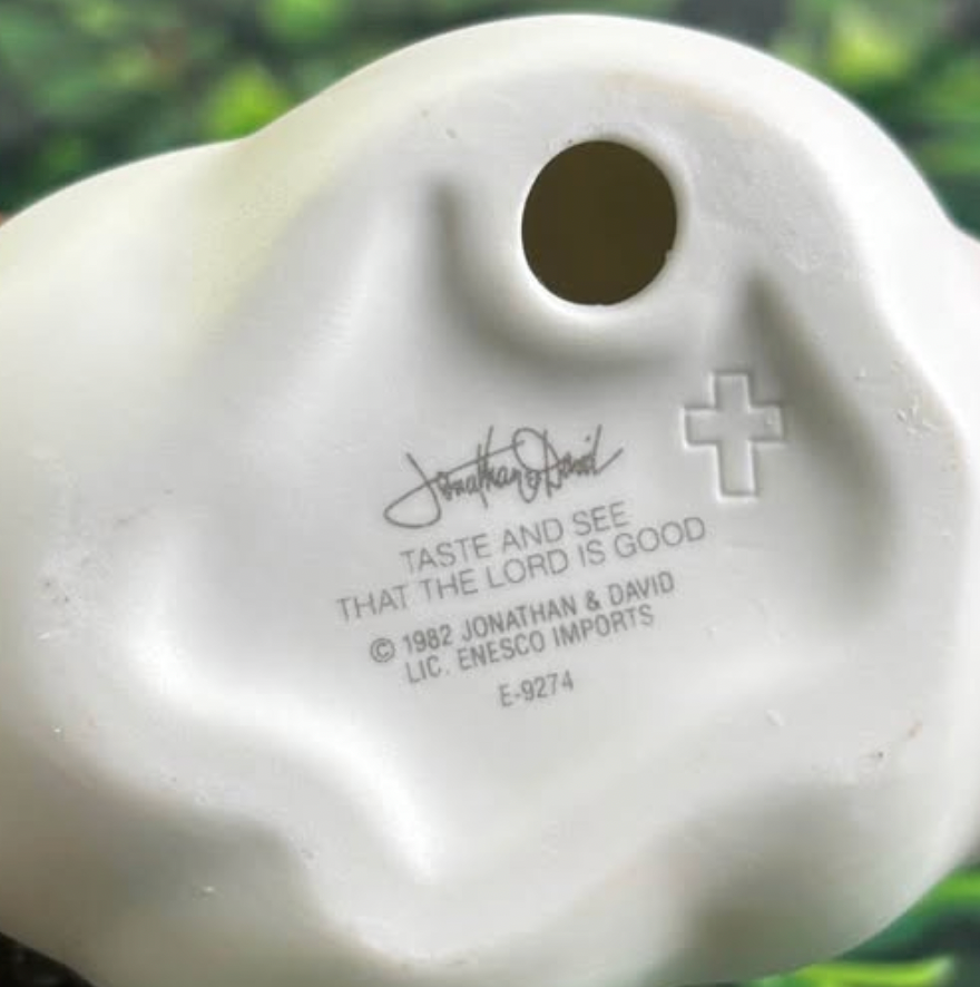 Precious Moments Figurine – “Taste and See That the Lord is Good” (1982)