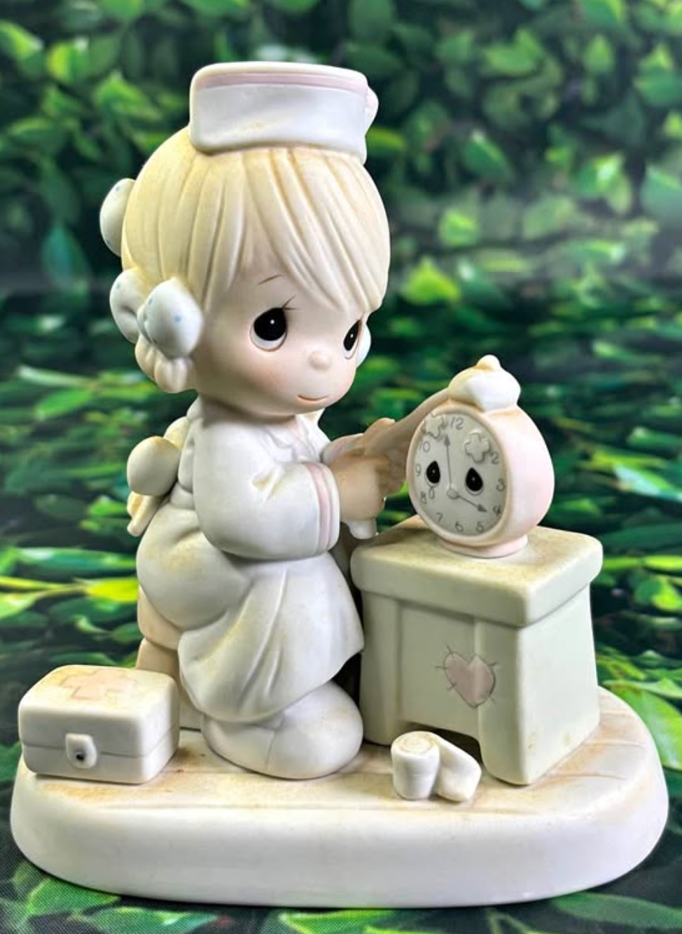 Precious Moments Figurine – Time Heals (1990)