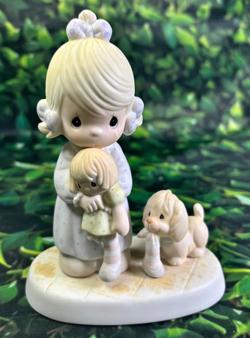 Precious Moments Figurine – Something’s Missing When You’re Not Around (1988)