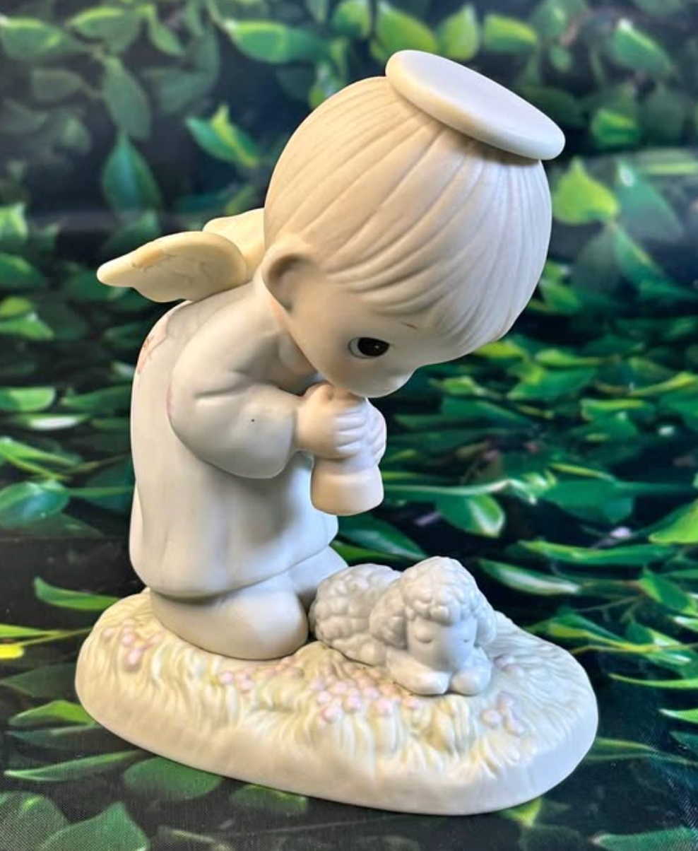 Precious Moments Figurine – “God’s Ray of Mercy” (1983 Collectors’ Club Exclusive)