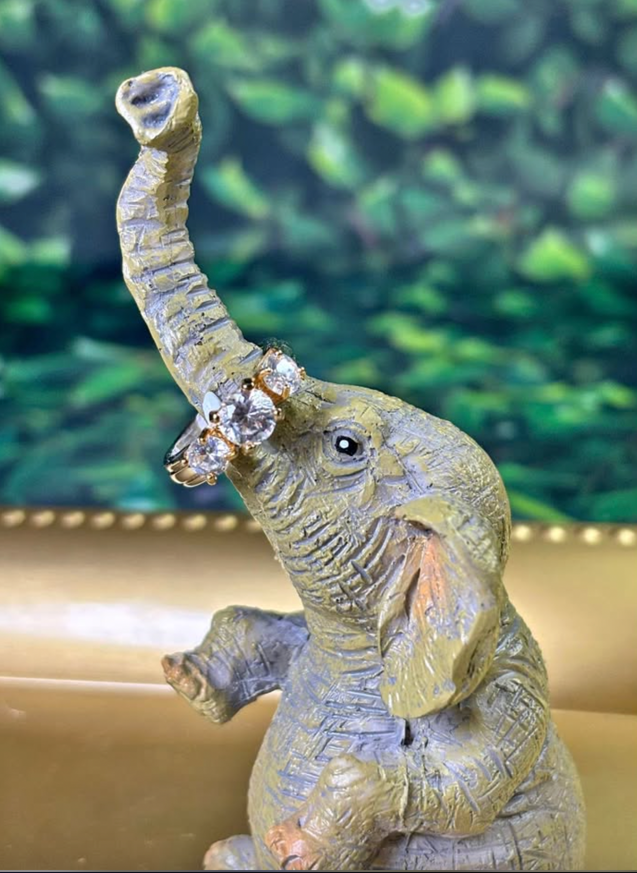 Elegant Rhinestone Cluster Ring – Size 7